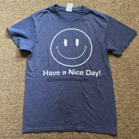 BUNDLE of Graphic Tees - Picture 9 of 14